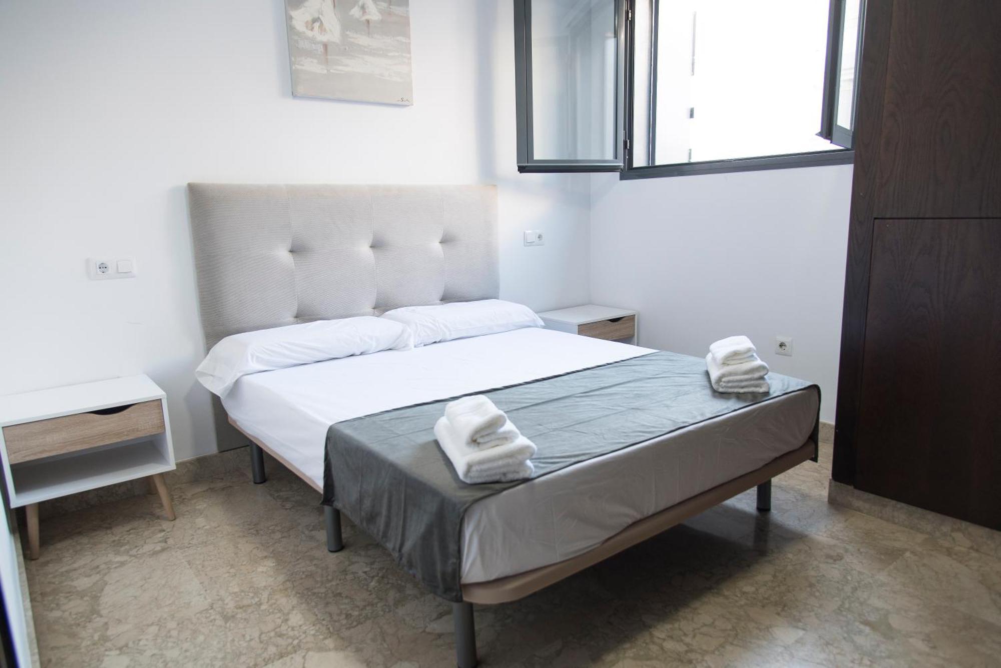 Nightinsevilla Teodosio Free Parking Exterior photo