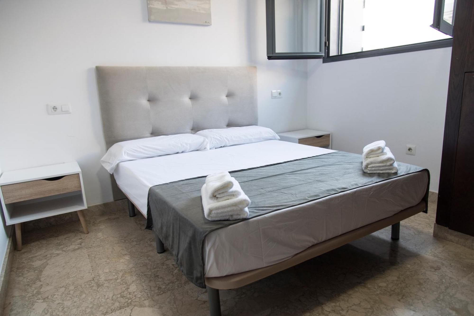 Nightinsevilla Teodosio Free Parking Exterior photo
