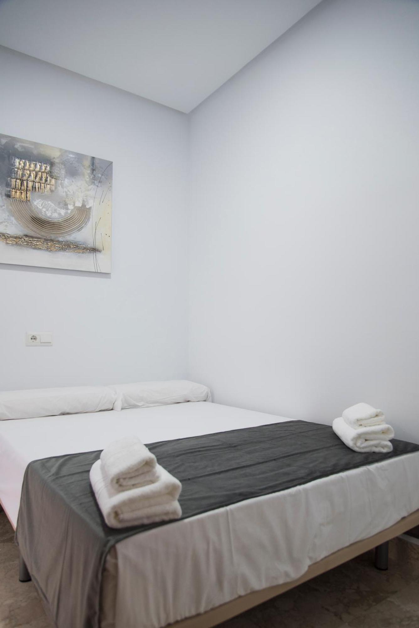 Nightinsevilla Teodosio Free Parking Exterior photo
